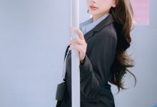 日奈娇 – NO.255 电车上班族-美图岛